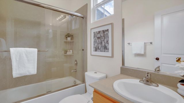 170 170 N N St 102, Livermore, CA 94550