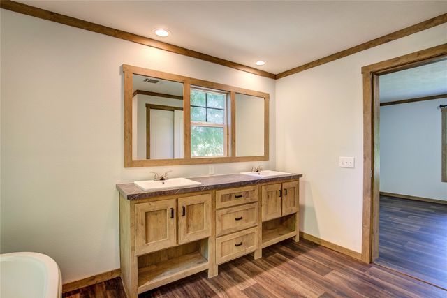 3910 High Land Drive, Lone Oak, TX 75453