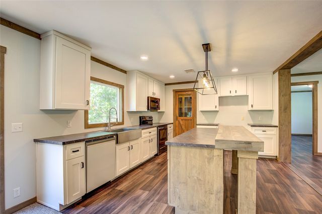 3910 High Land Drive, Lone Oak, TX 75453