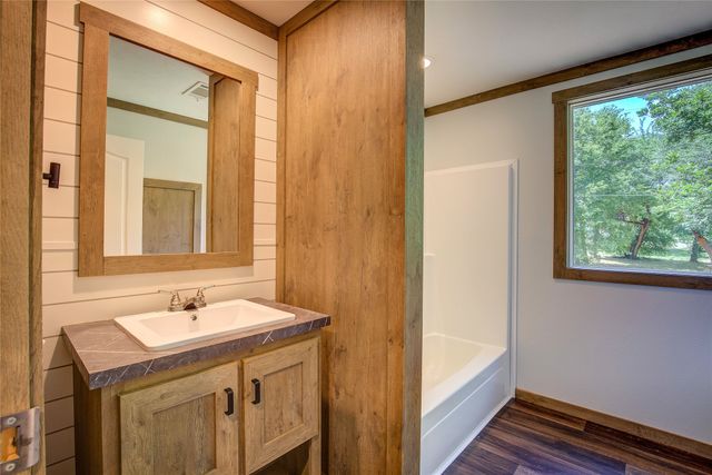 3910 High Land Drive, Lone Oak, TX 75453