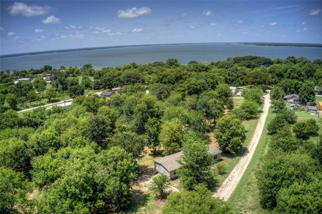 3910 High Land Drive, Lone Oak, TX 75453