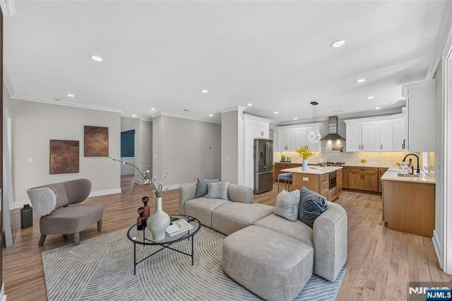 94 Parsippany Road, Hanover Township, NJ 07981