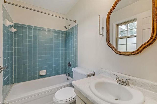 369 Circuit Ln Unit A, Newport News, VA 23608