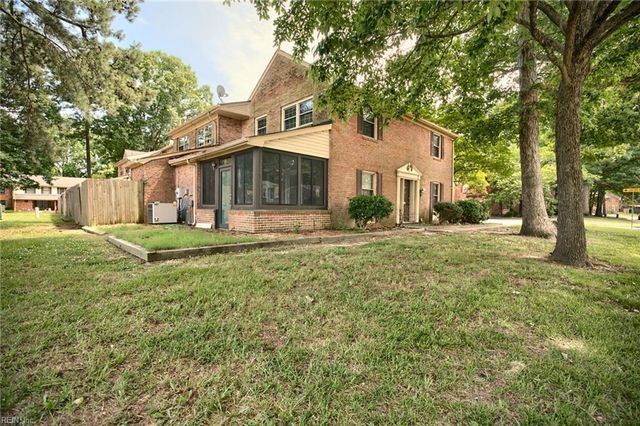369 Circuit Ln Unit A, Newport News, VA 23608