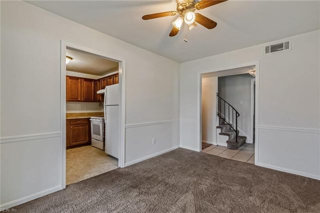 369 Circuit Ln Unit A, Newport News, VA 23608