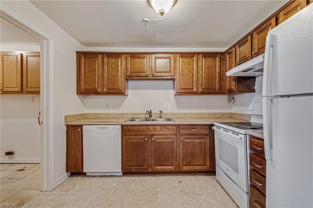 369 Circuit Ln Unit A, Newport News, VA 23608