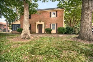 369 Circuit Ln Unit A, Newport News, VA 23608