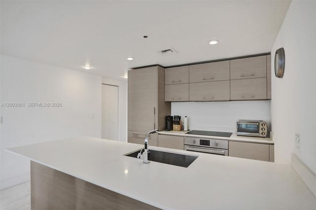 1300 S Miami Avenue 3111, Miami, FL 33130