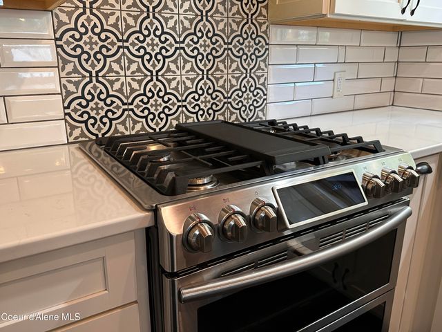 2727 Selkirk RD, Sandpoint, ID 83864