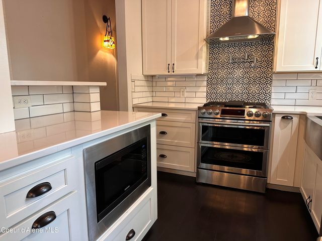 2727 Selkirk RD, Sandpoint, ID 83864