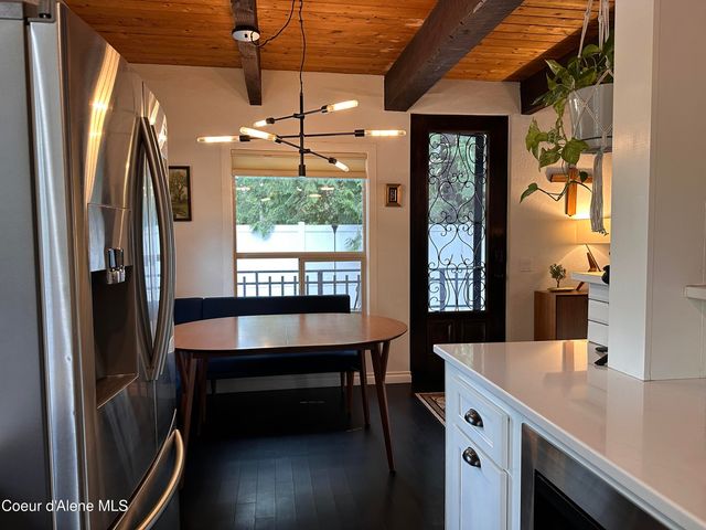 2727 Selkirk RD, Sandpoint, ID 83864