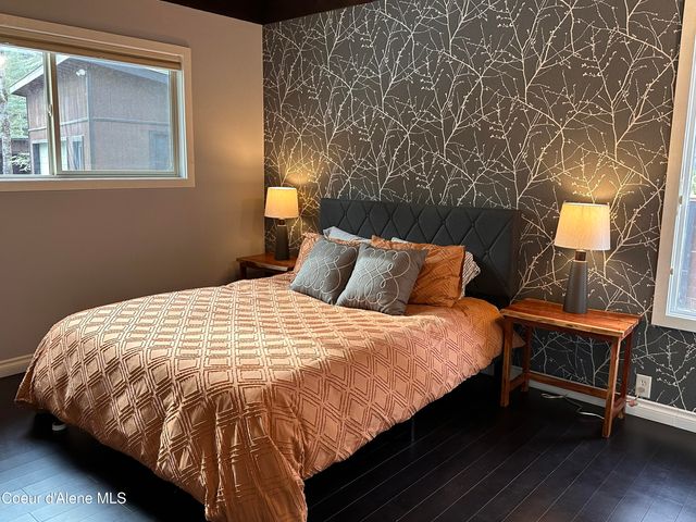 2727 Selkirk RD, Sandpoint, ID 83864