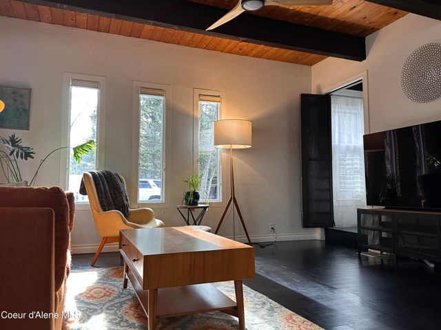 2727 Selkirk RD, Sandpoint, ID 83864