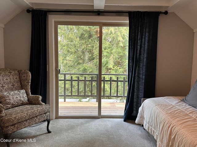 2727 Selkirk RD, Sandpoint, ID 83864