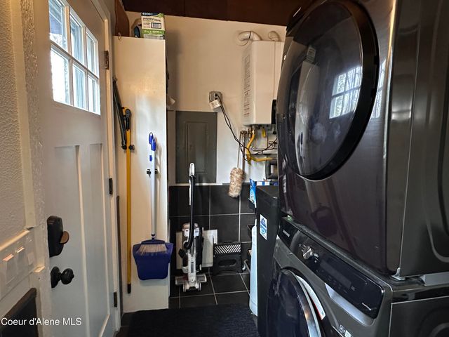 2727 Selkirk RD, Sandpoint, ID 83864