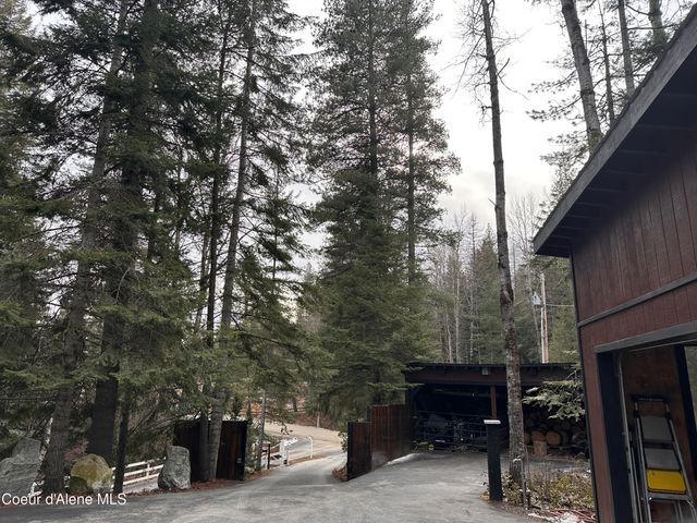 2727 Selkirk RD, Sandpoint, ID 83864
