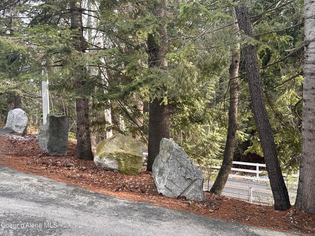 2727 Selkirk RD, Sandpoint, ID 83864
