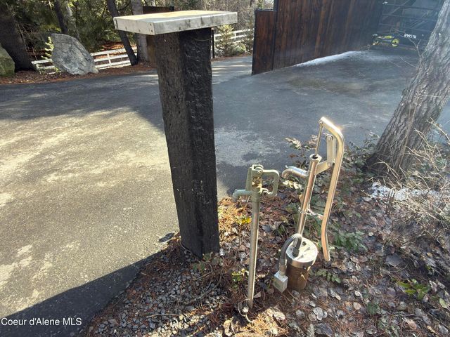 2727 Selkirk RD, Sandpoint, ID 83864