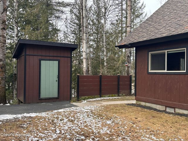 2727 Selkirk RD, Sandpoint, ID 83864