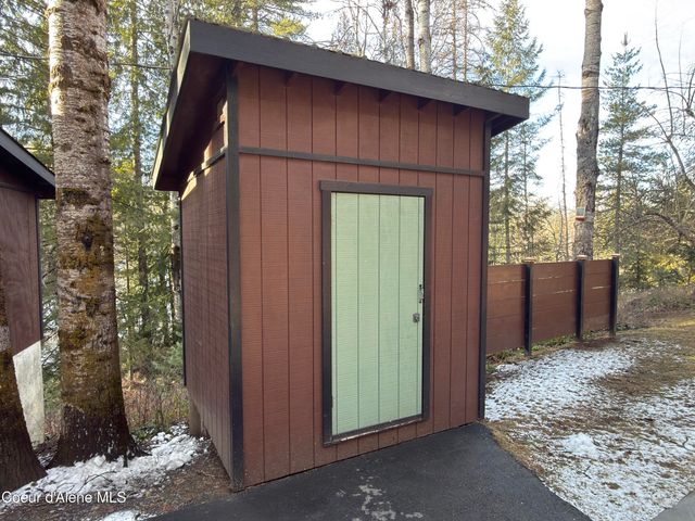 2727 Selkirk RD, Sandpoint, ID 83864