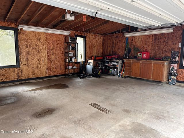 2727 Selkirk RD, Sandpoint, ID 83864
