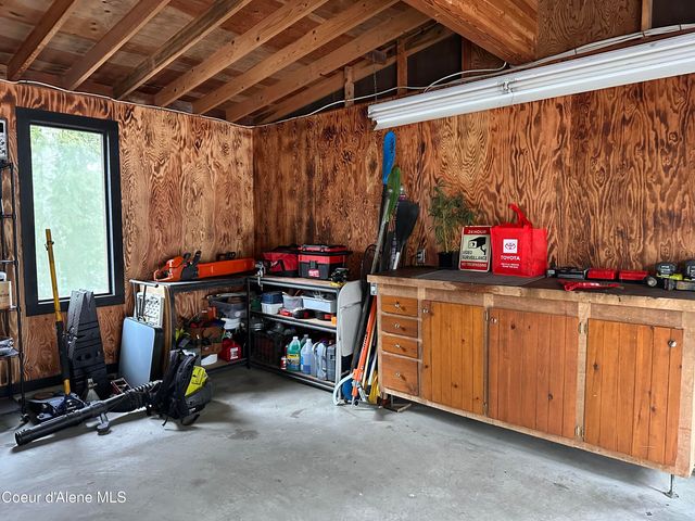 2727 Selkirk RD, Sandpoint, ID 83864