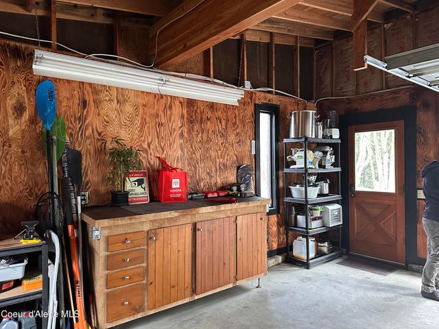 2727 Selkirk RD, Sandpoint, ID 83864