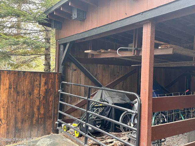 2727 Selkirk RD, Sandpoint, ID 83864