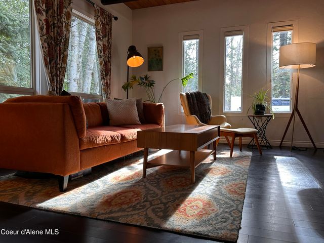 2727 Selkirk RD, Sandpoint, ID 83864