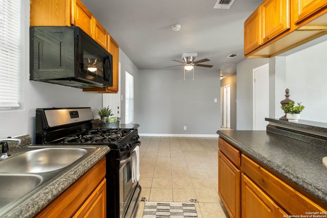 523 Scates, San Antonio, TX 78227