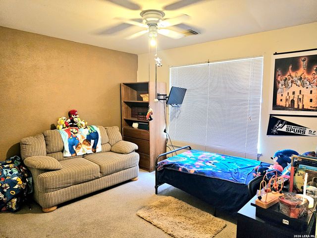 214 CHERRY RDG, Floresville, TX 78114