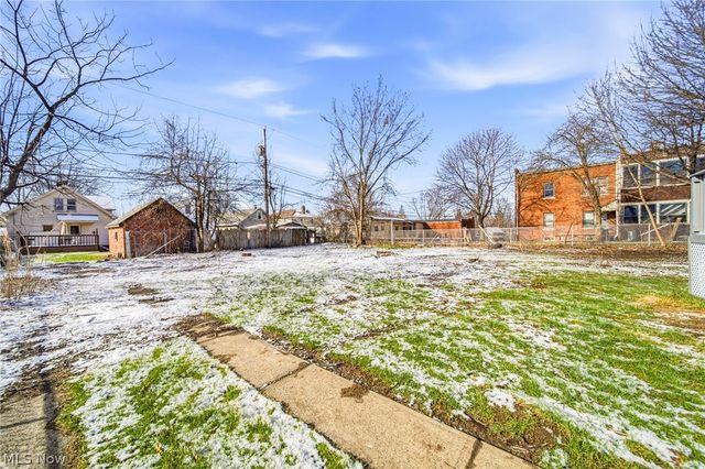 8614 Bancroft Avenue, Cleveland, OH 44105