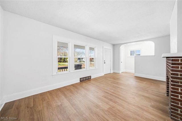 8614 Bancroft Avenue, Cleveland, OH 44105