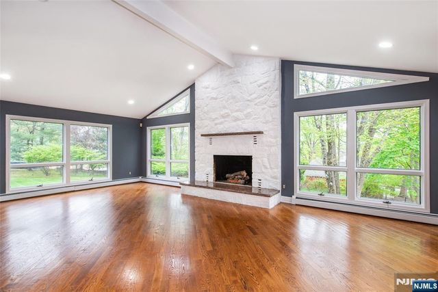 179 Woodside Avenue, Franklin Lakes, NJ 07417