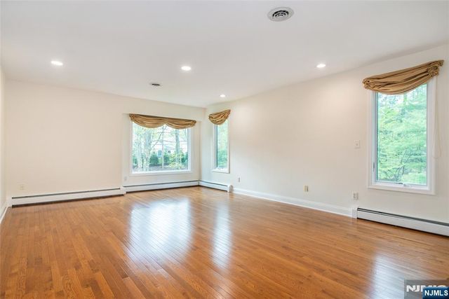 179 Woodside Avenue, Franklin Lakes, NJ 07417