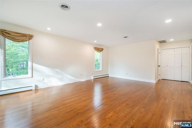 179 Woodside Avenue, Franklin Lakes, NJ 07417