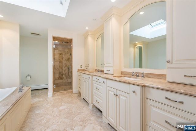 179 Woodside Avenue, Franklin Lakes, NJ 07417