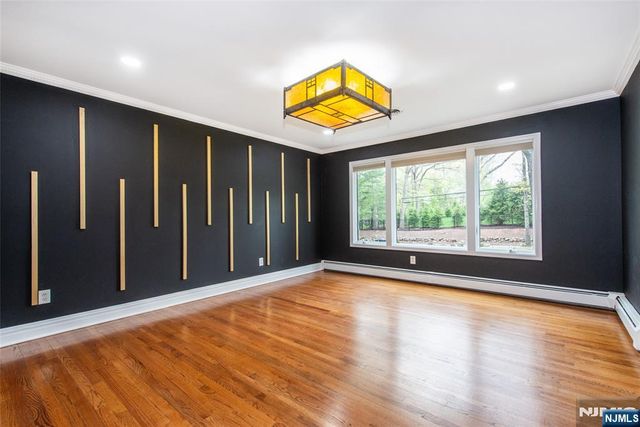 179 Woodside Avenue, Franklin Lakes, NJ 07417