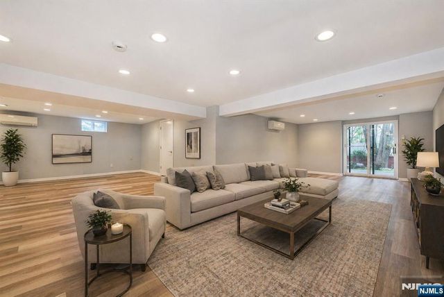 179 Woodside Avenue, Franklin Lakes, NJ 07417
