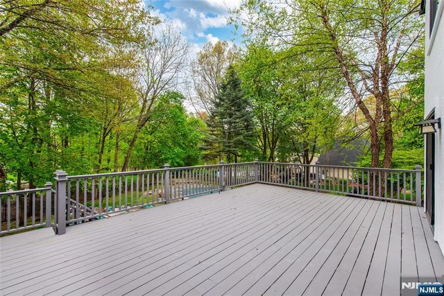 179 Woodside Avenue, Franklin Lakes, NJ 07417