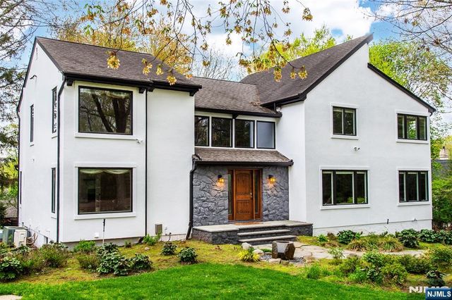 179 Woodside Avenue, Franklin Lakes, NJ 07417