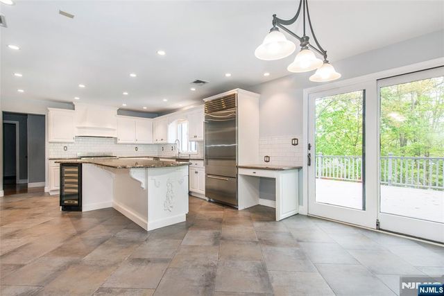 179 Woodside Avenue, Franklin Lakes, NJ 07417