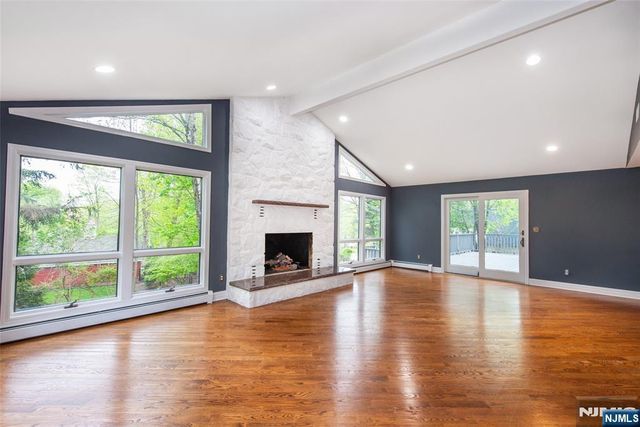 179 Woodside Avenue, Franklin Lakes, NJ 07417