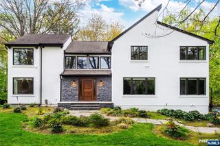 179 Woodside Avenue, Franklin Lakes, NJ 07417