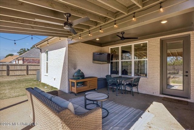 4055 Bakersfield Drive, Nesbit, MS 38651