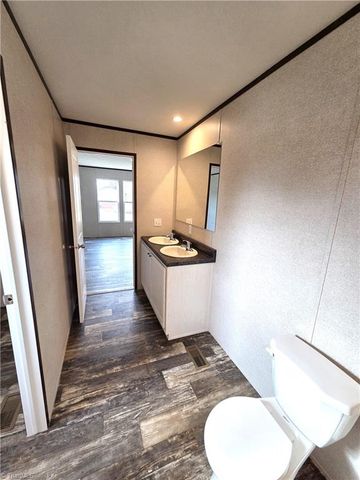 106 Lynnewood Drive, Mount Airy, NC 27030