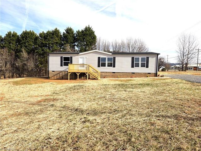 106 Lynnewood Drive, Mount Airy, NC 27030