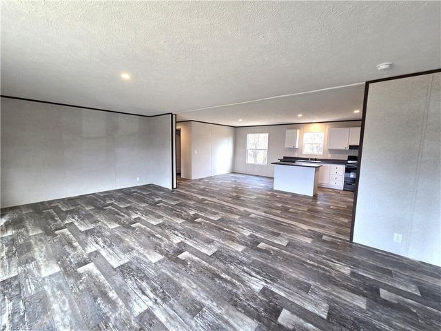 106 Lynnewood Drive, Mount Airy, NC 27030