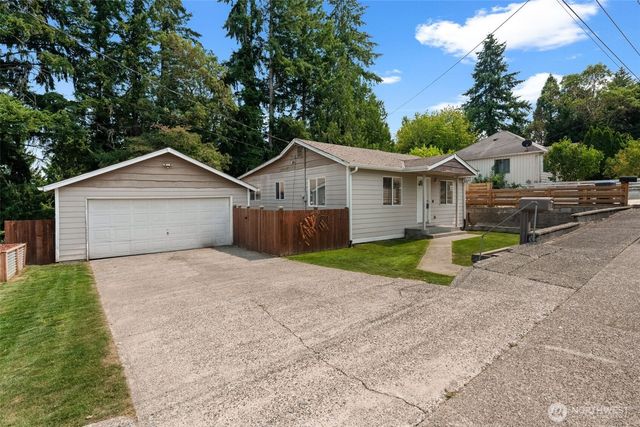 610 Bertha Avenue, Bremerton, WA 98312