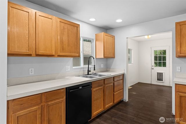 610 Bertha Avenue, Bremerton, WA 98312